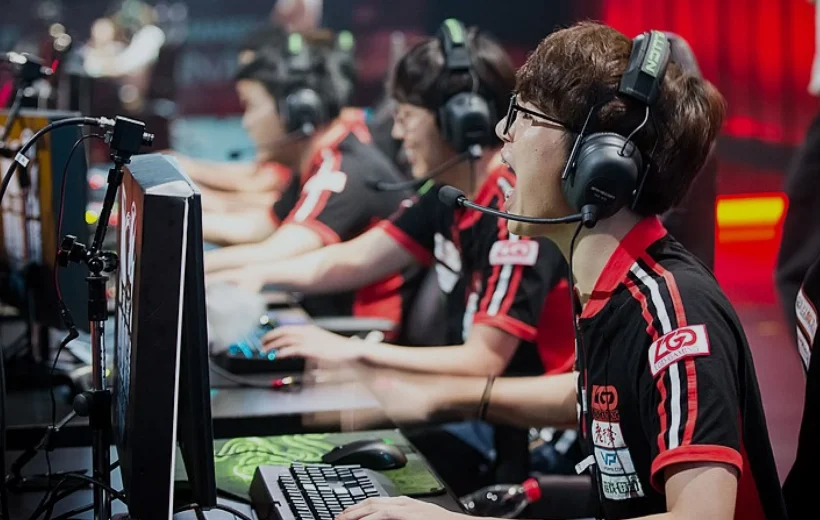 e-sports CyberPeace Cafe